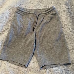 Mango MGO youth cotton shorts. Drawstring waist. Size 10T